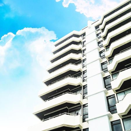 Апартаменты Nantiruj Tower - นันทิรุจ ทาวเวอร์ เซอร์วิสอพาร์ทเม้นท์ สุขุมวิท ซอย 8 Бангкок Экстерьер фото